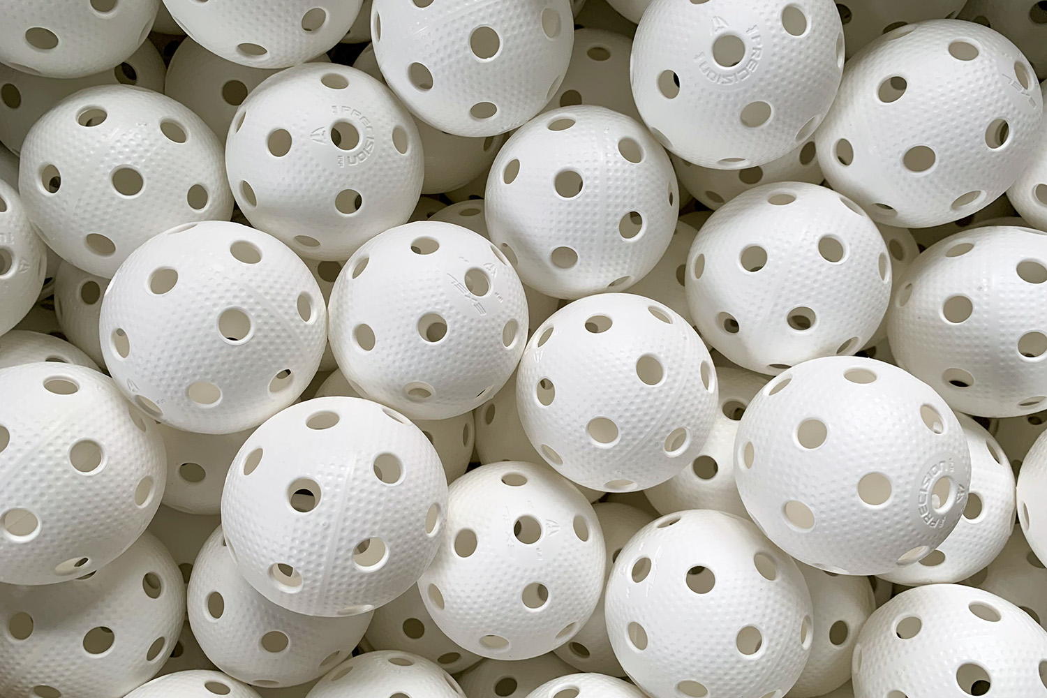 precision-balls-white-24 Exel Precisison Floorball